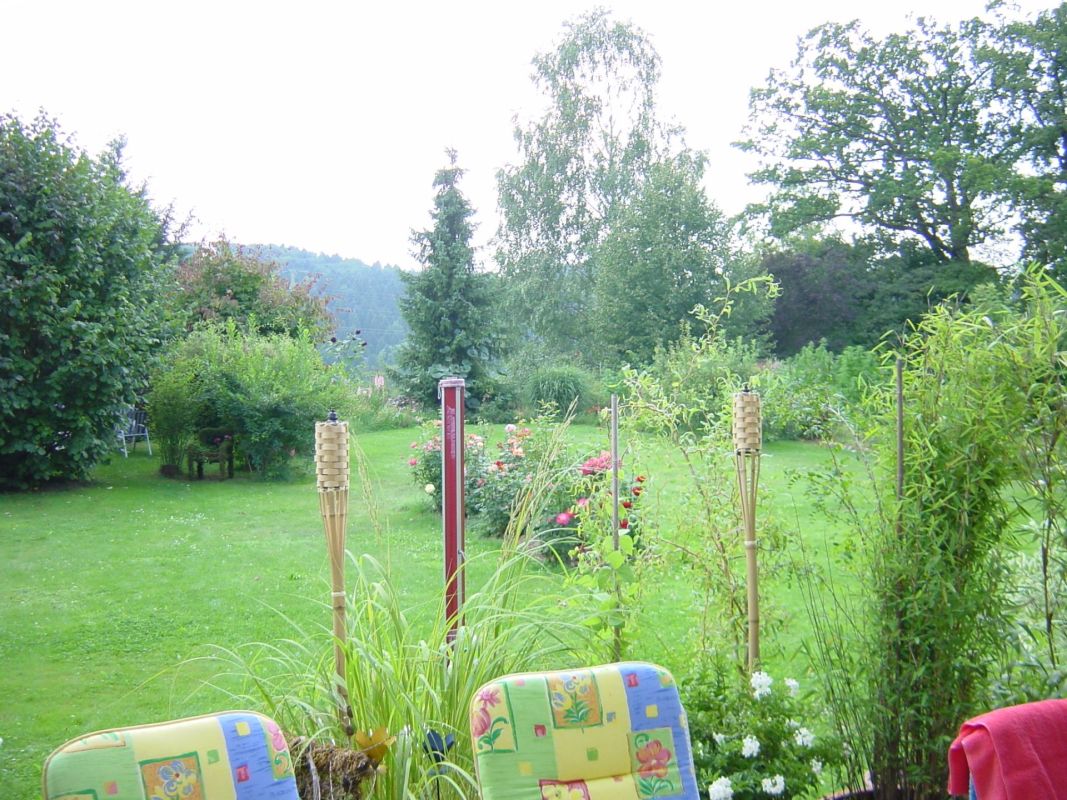 Garten mit Sitzmöbeln