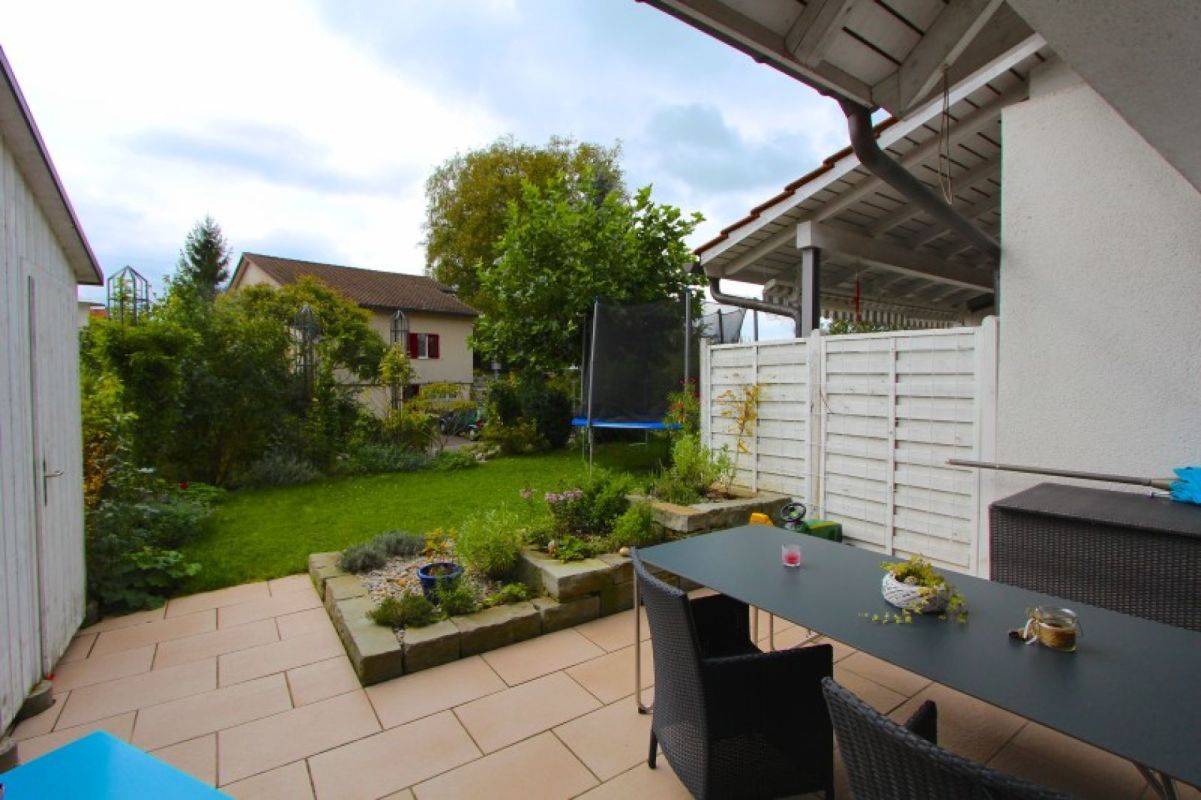 Terrasse mit Garten