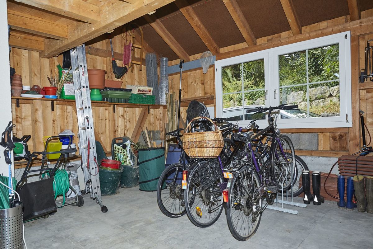 Fahrrad- und Geräteschuppen