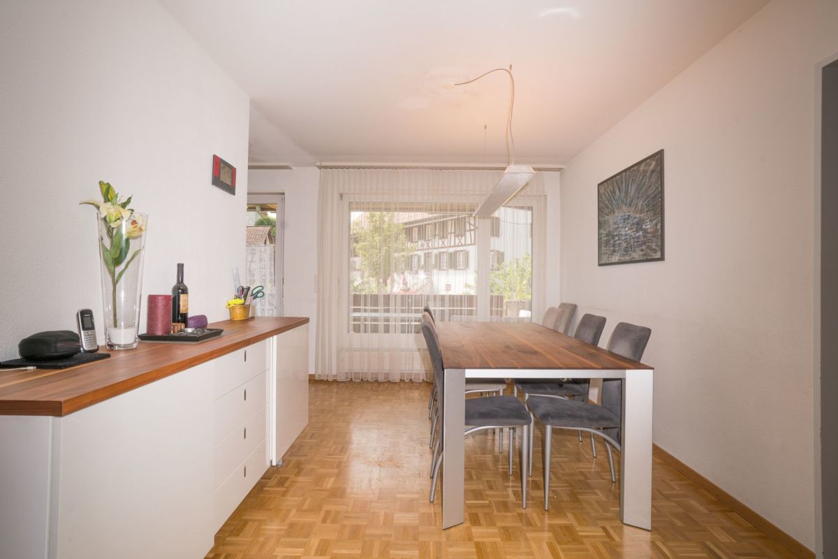 Essbereich mit Holzfronten