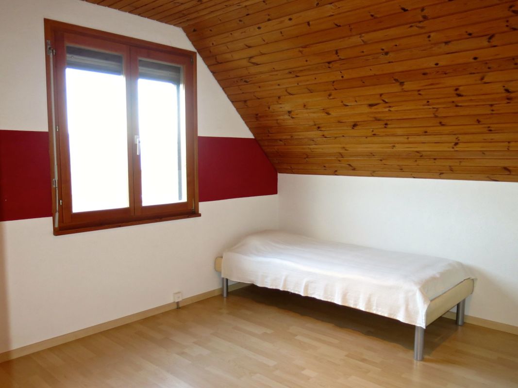 Dachzimmer mit Einzelbett