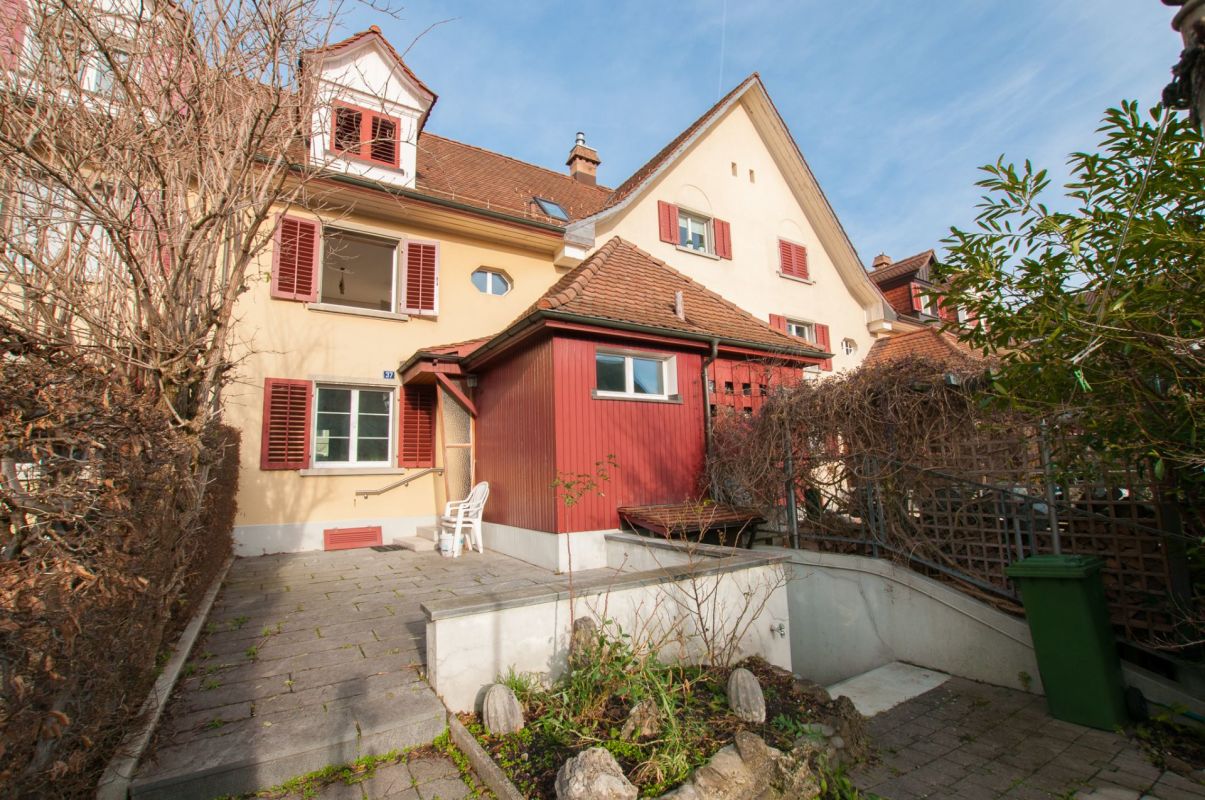 Historischer Wohnhaus-Rück-/Gartenbereich mit Anbau