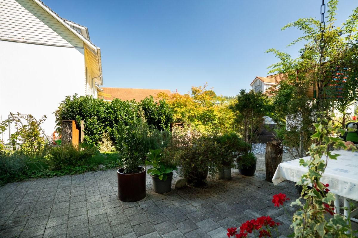 Terrasse mit Gartenblick