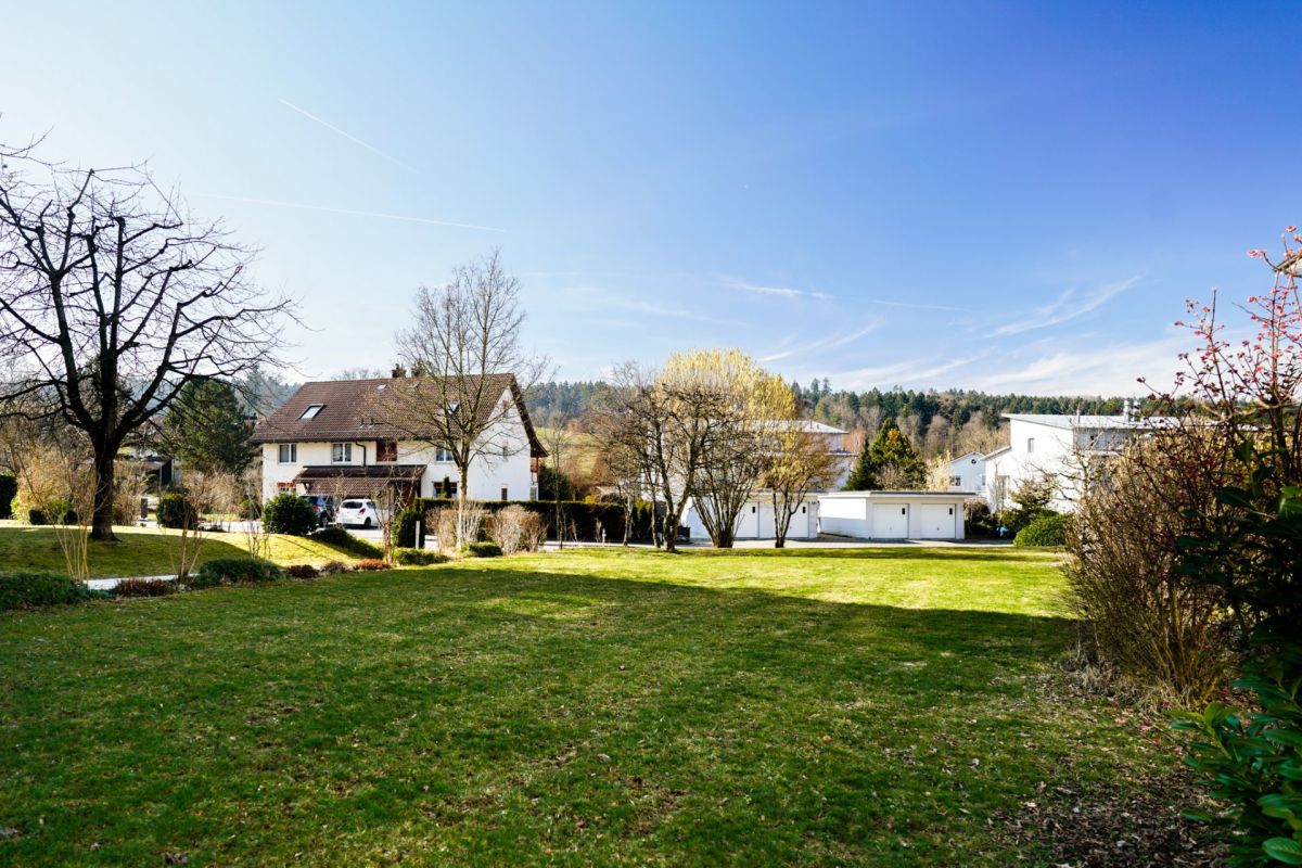 Wohnanlage mit Gartenblick