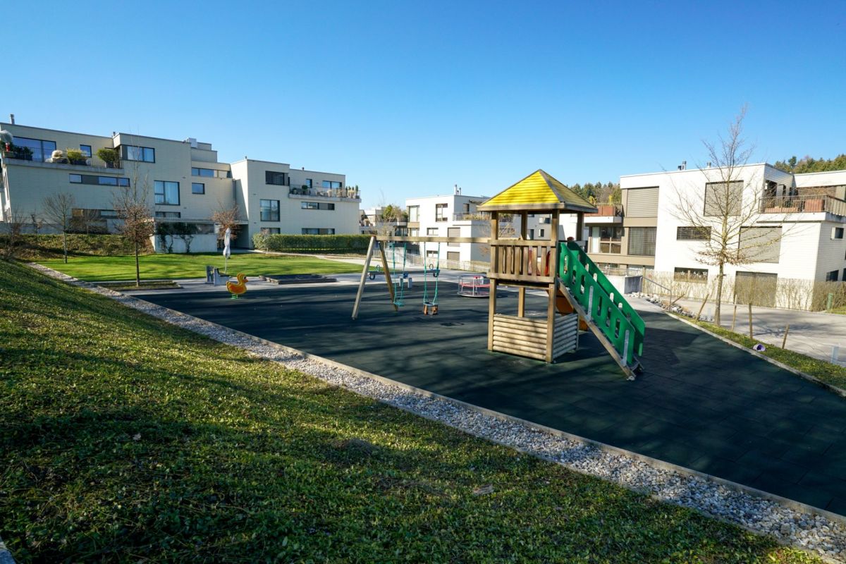 Innenhof mit Spielplatz
