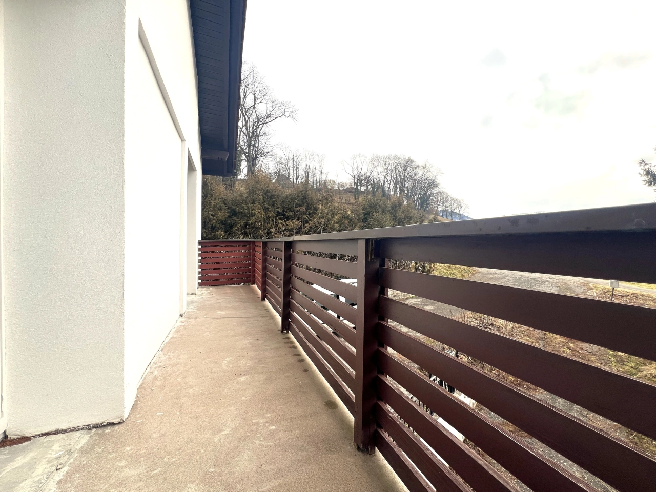 Balkon mit Bergblick