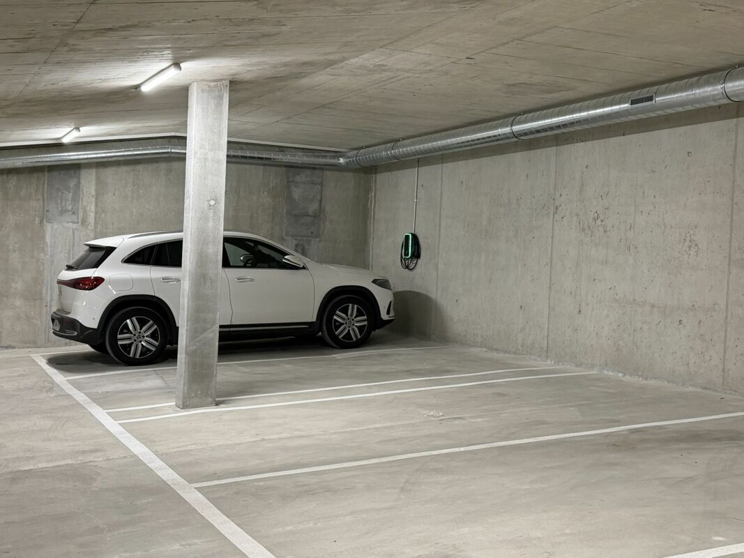 Tiefgarage mit Elektro-Ladestation