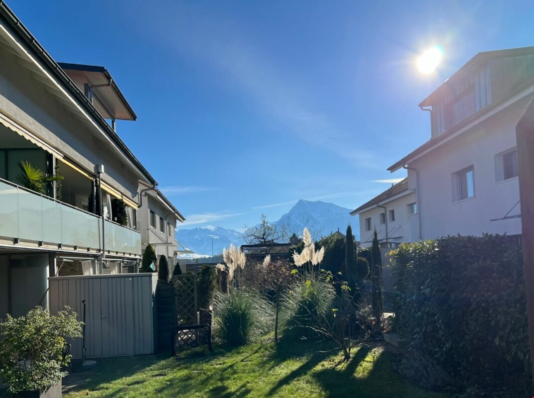 Garten mit Bergblick