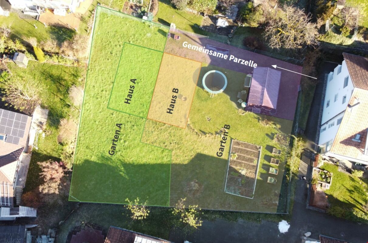 Luftaufnahme eines Grundstücks mit eingezeichneten Garten- und Hausflächen