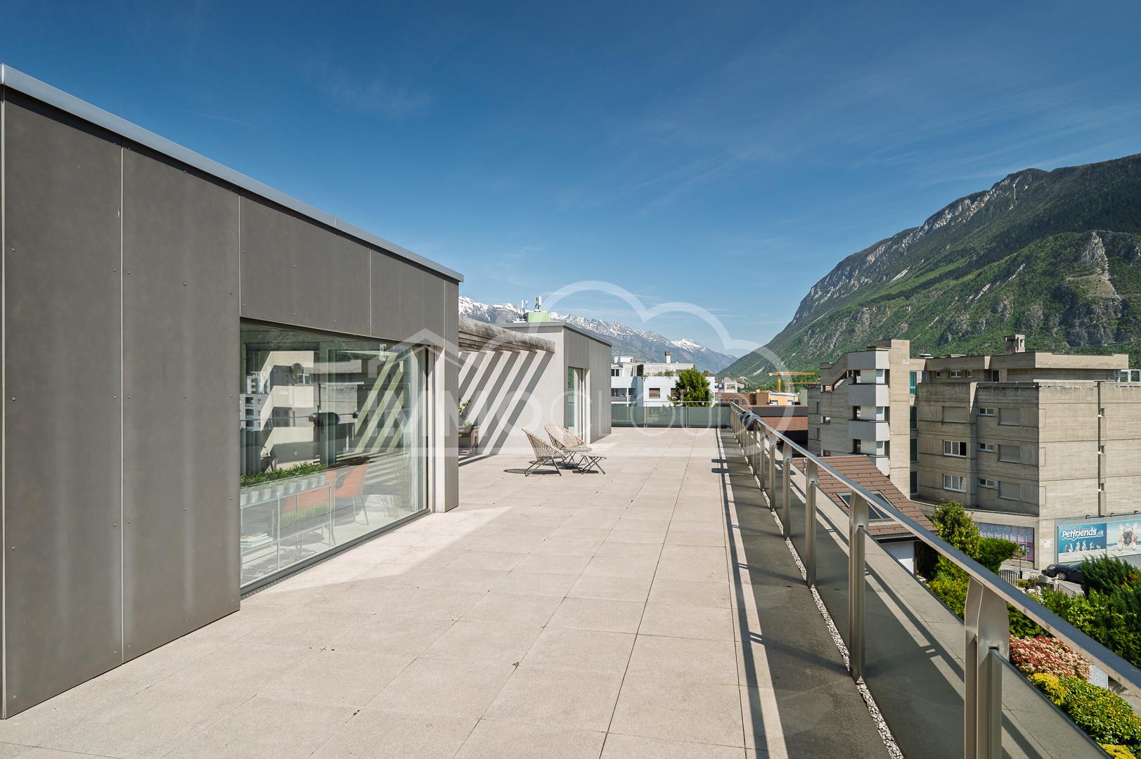 Dachterrasse mit Bergblick