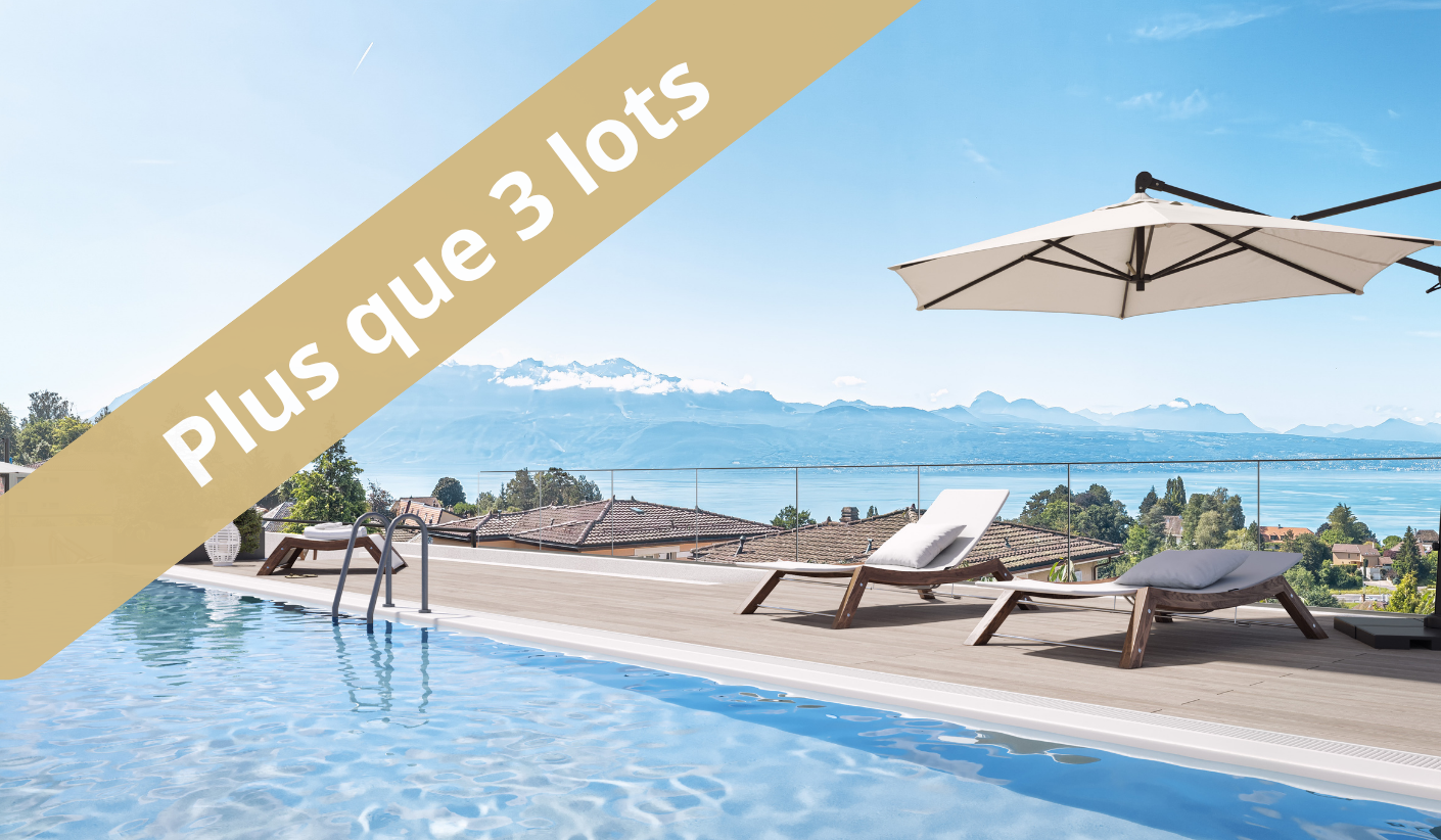 Luxuriöse Poolterrasse mit Seeblick