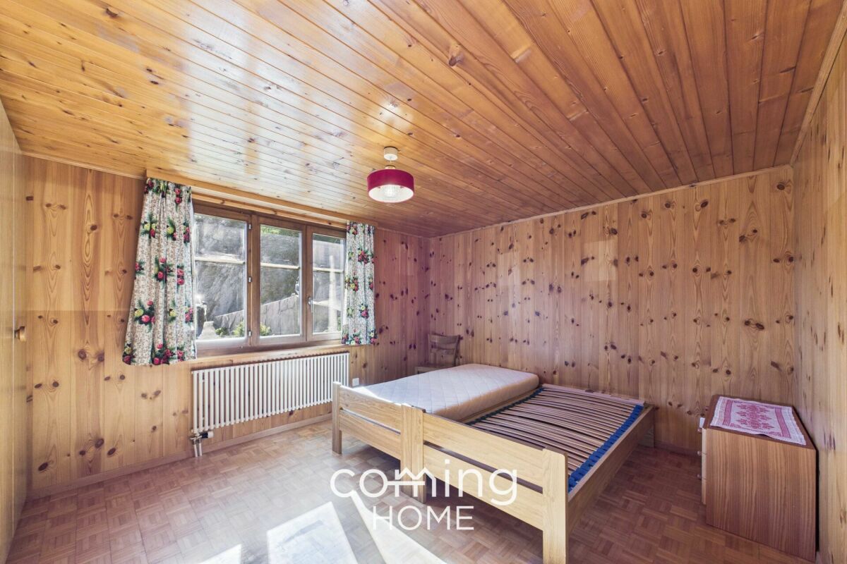 Gemütliches Holzschlafzimmer