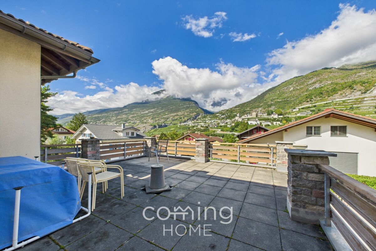 Balkon/Terrasse mit Bergblick
