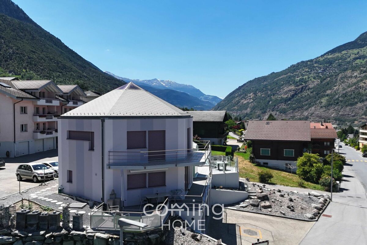 Aussergewöhnliches Einfamilienhaus in Brig Glis - architektonisch markant, sonnig gelegen und umfassend renoviert – Glis