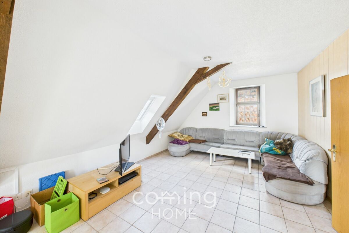 Dachgeschoss-Wohnzimmer mit Ecksofa