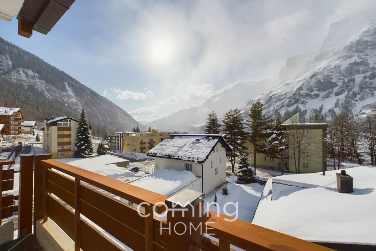 Balkon mit Alpenblick