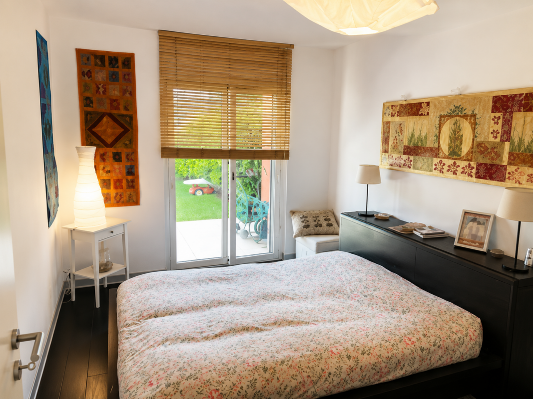 Schlafzimmer mit Gartenblick