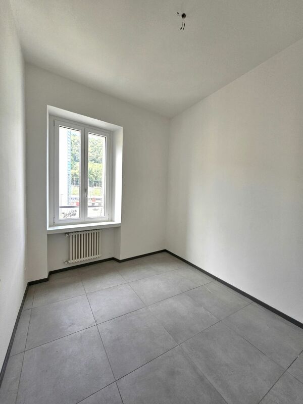 4.5 renovierte Zimmer mit Balkon – Chiasso