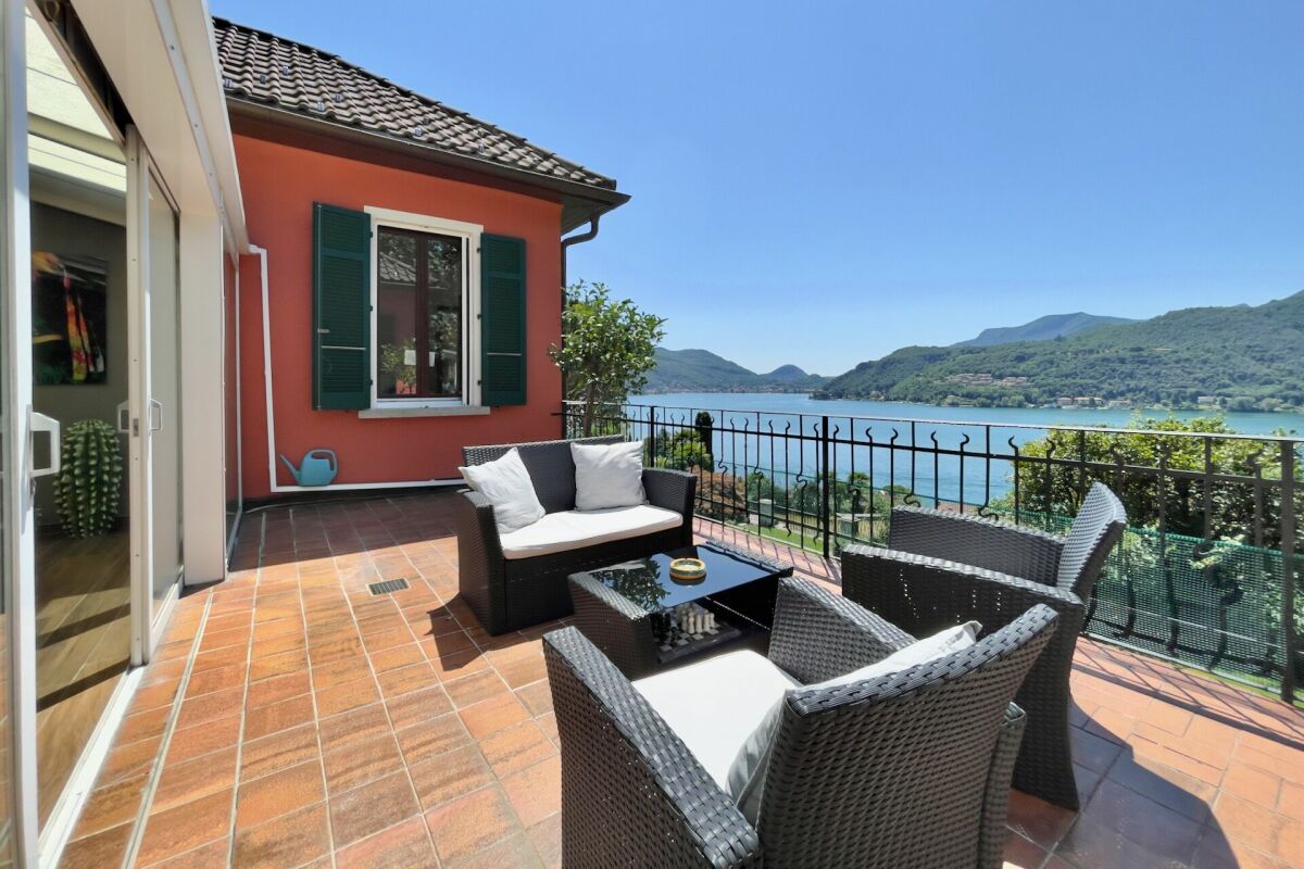 Terrasse mit Seeblick