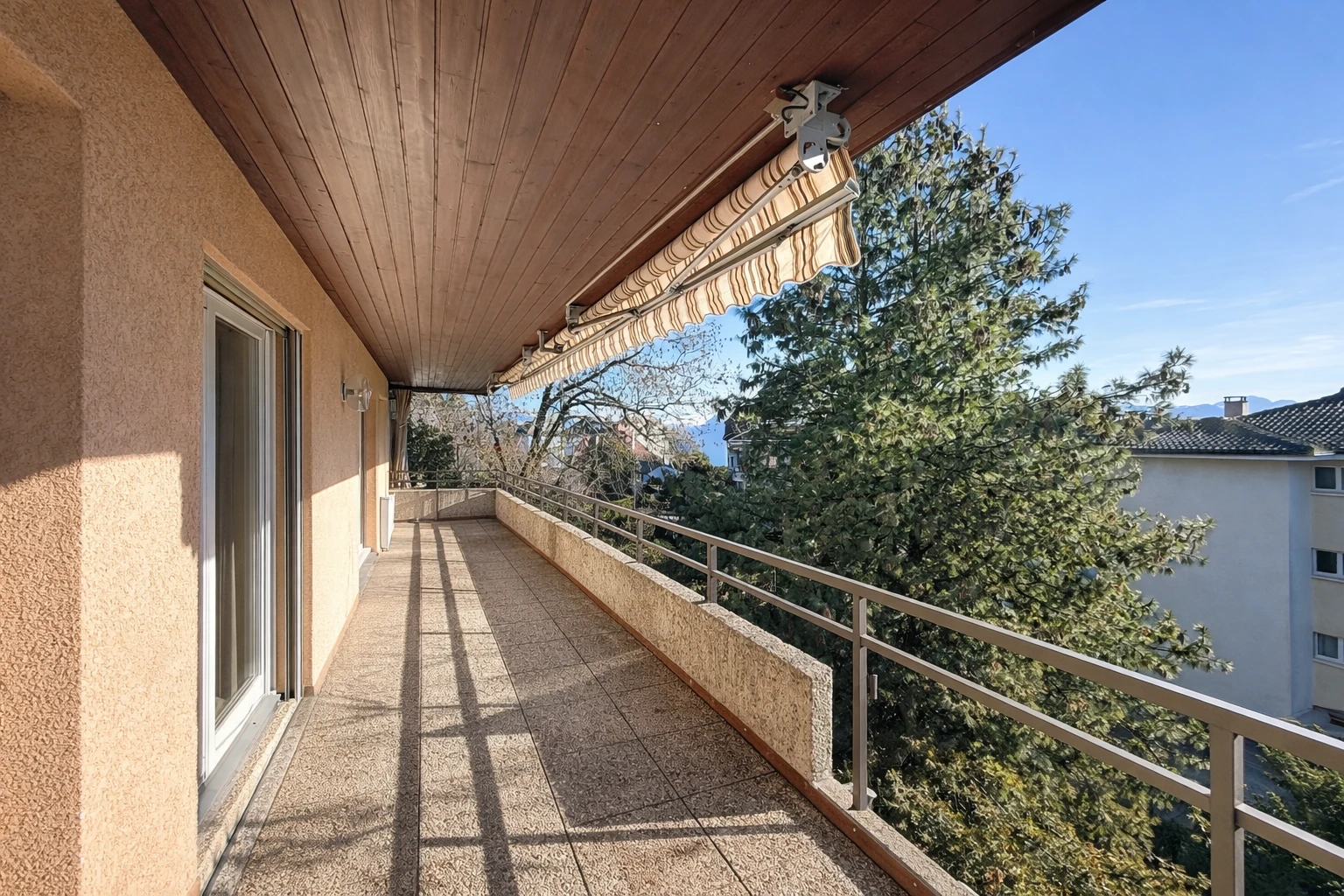 Balkon mit Blick ins Grüne