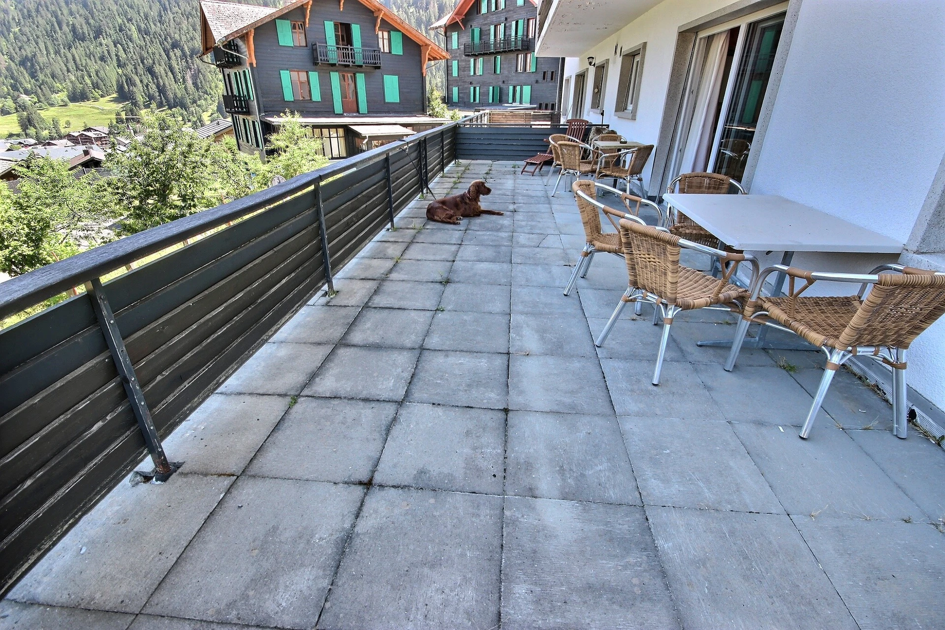 Balkon mit Bergblick