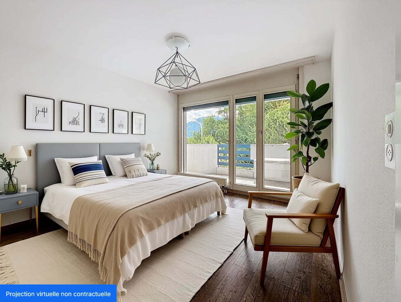 Helles Schlafzimmer mit Balkonblick