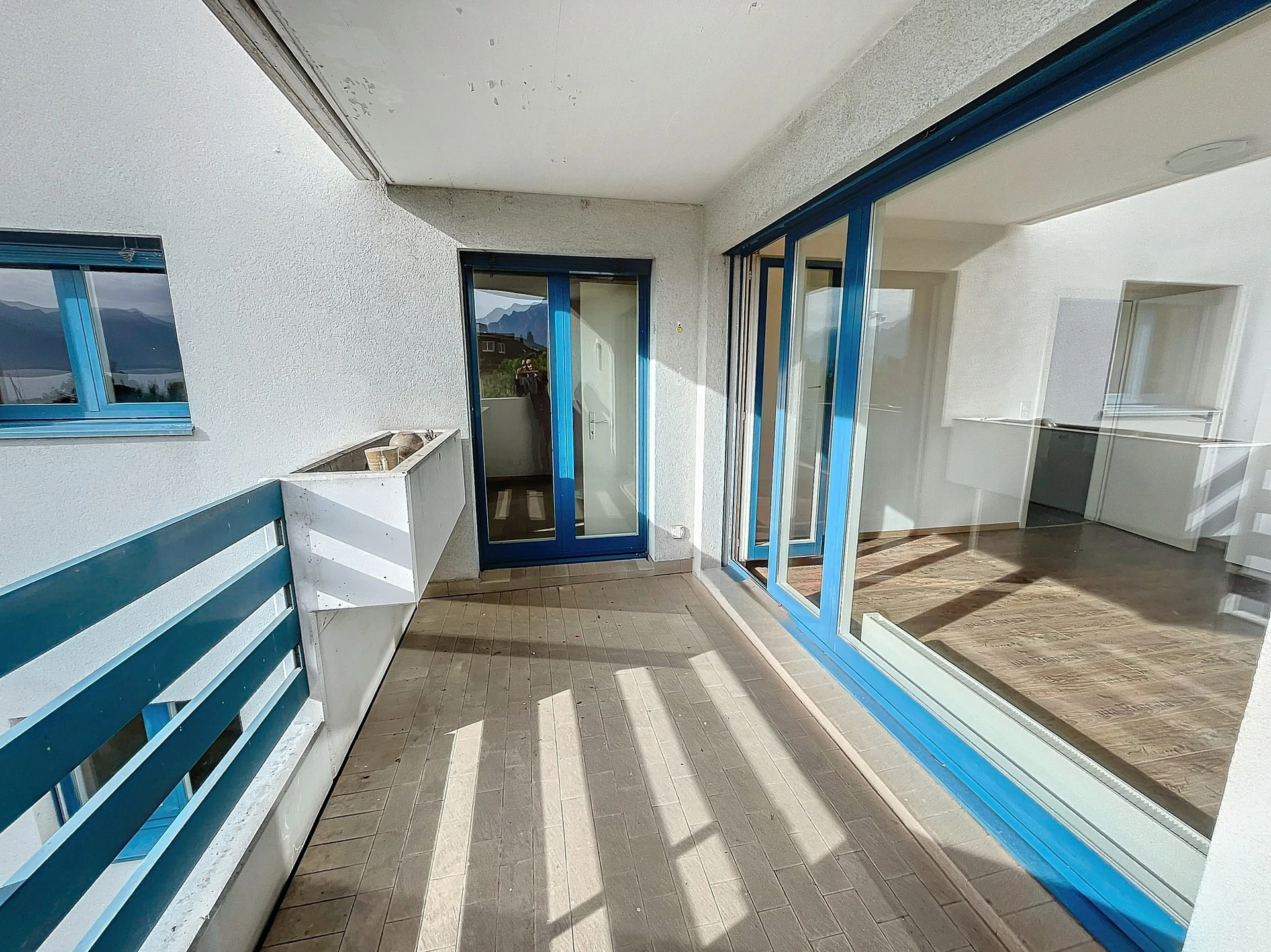 Balkon mit Blick ins Freie