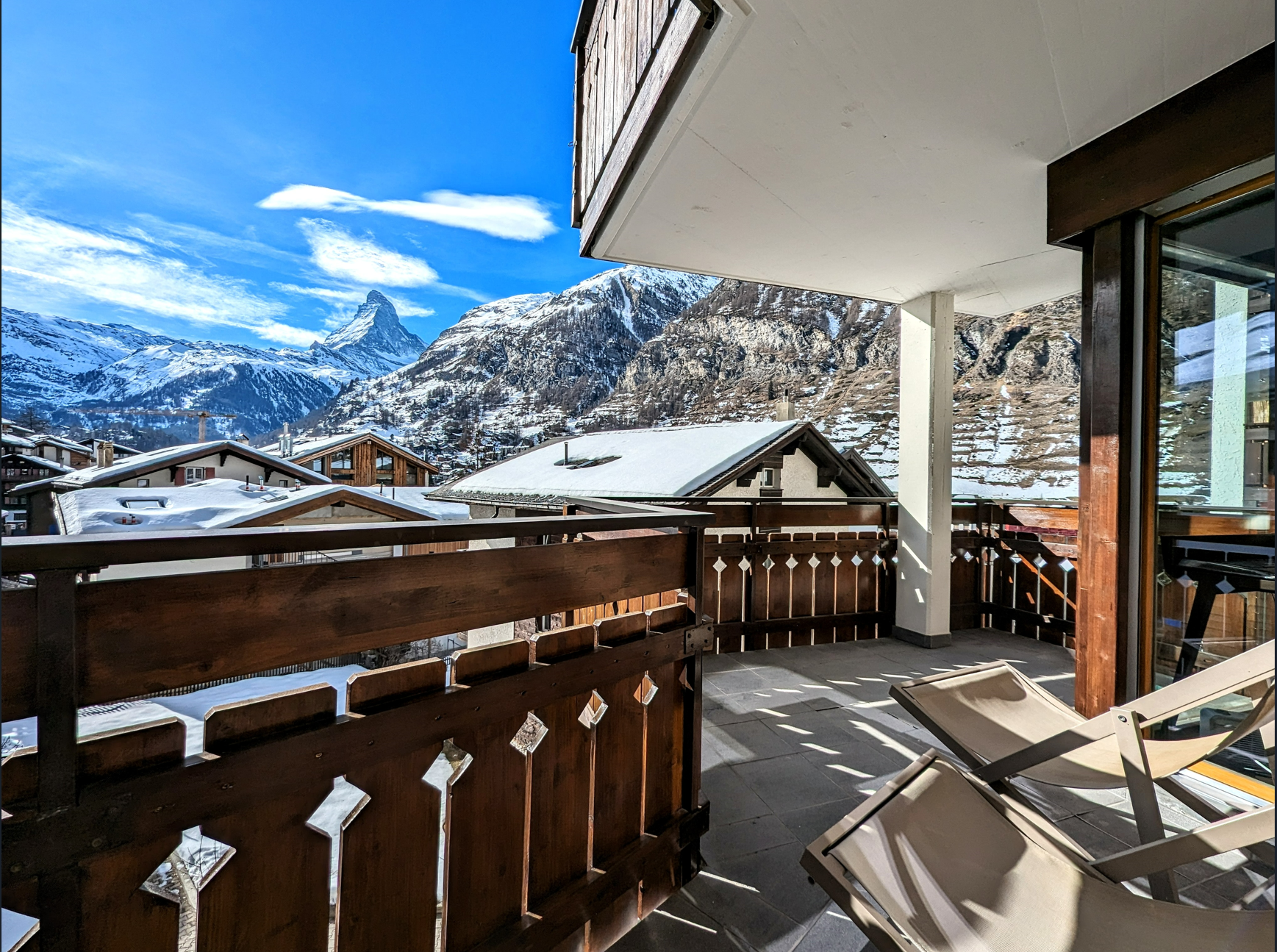 Balkon mit Bergblick
