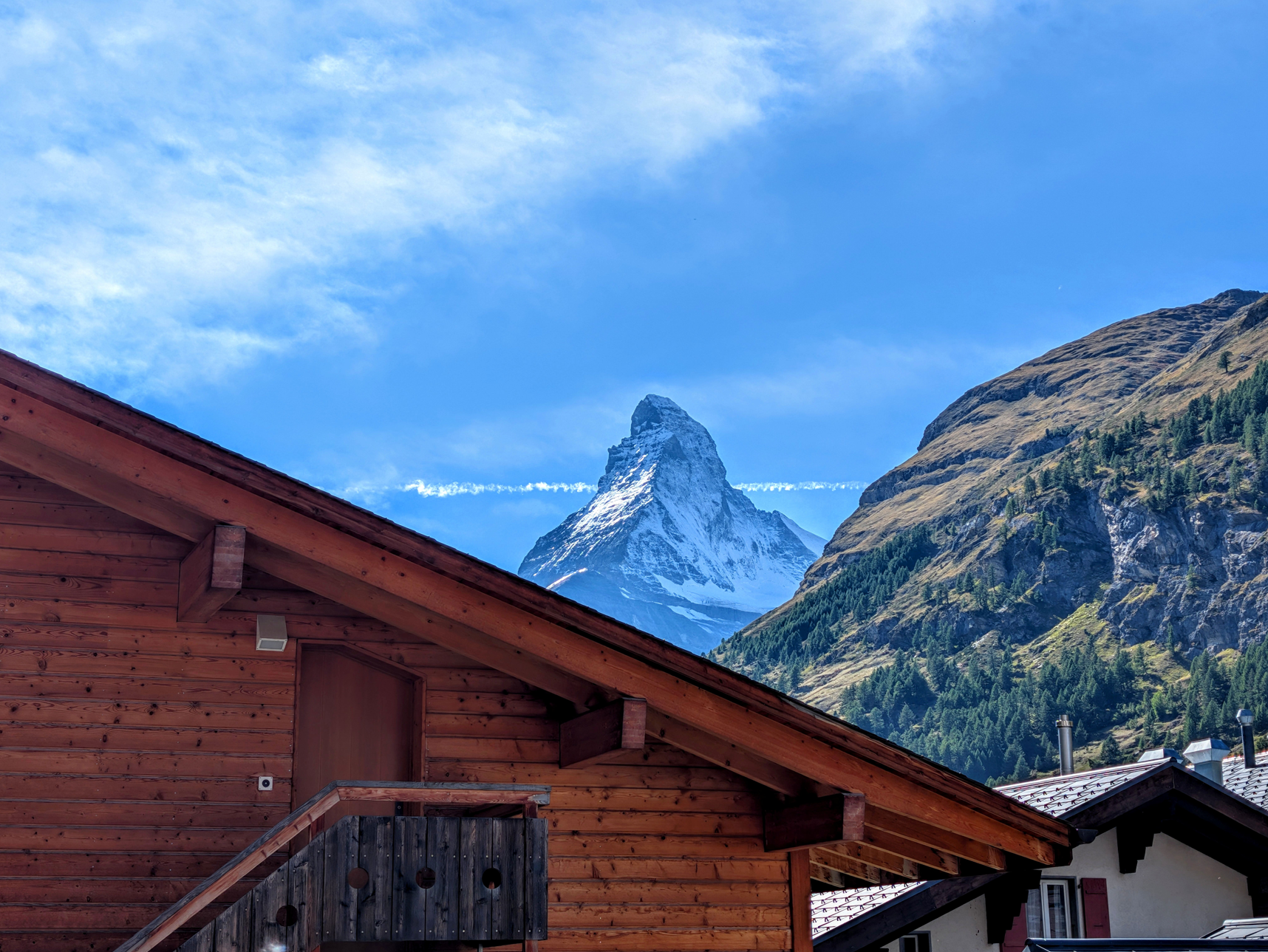 Alpenhaus mit Bergblick
