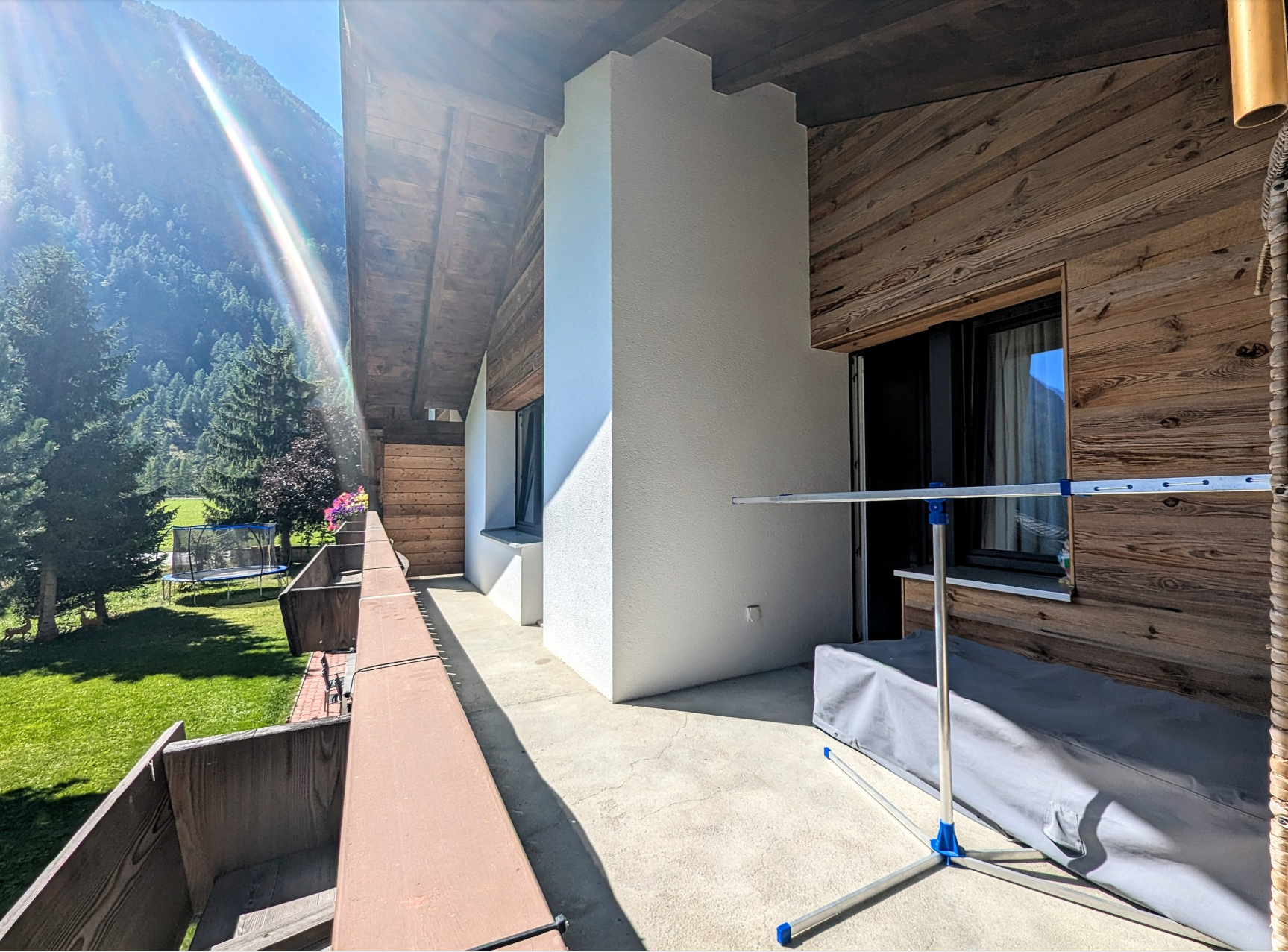 Balkon mit Bergblick
