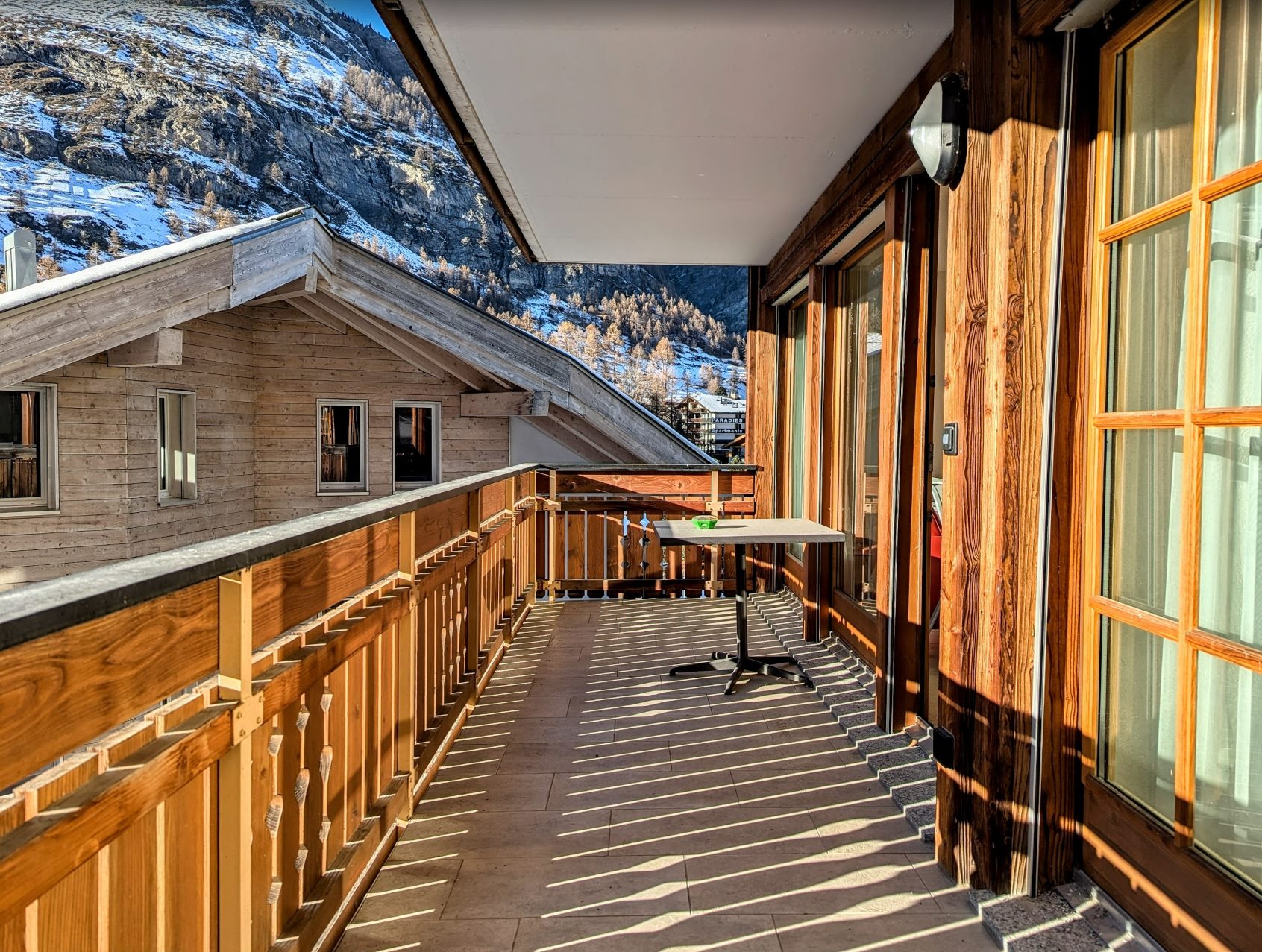 Balkon mit Bergblick