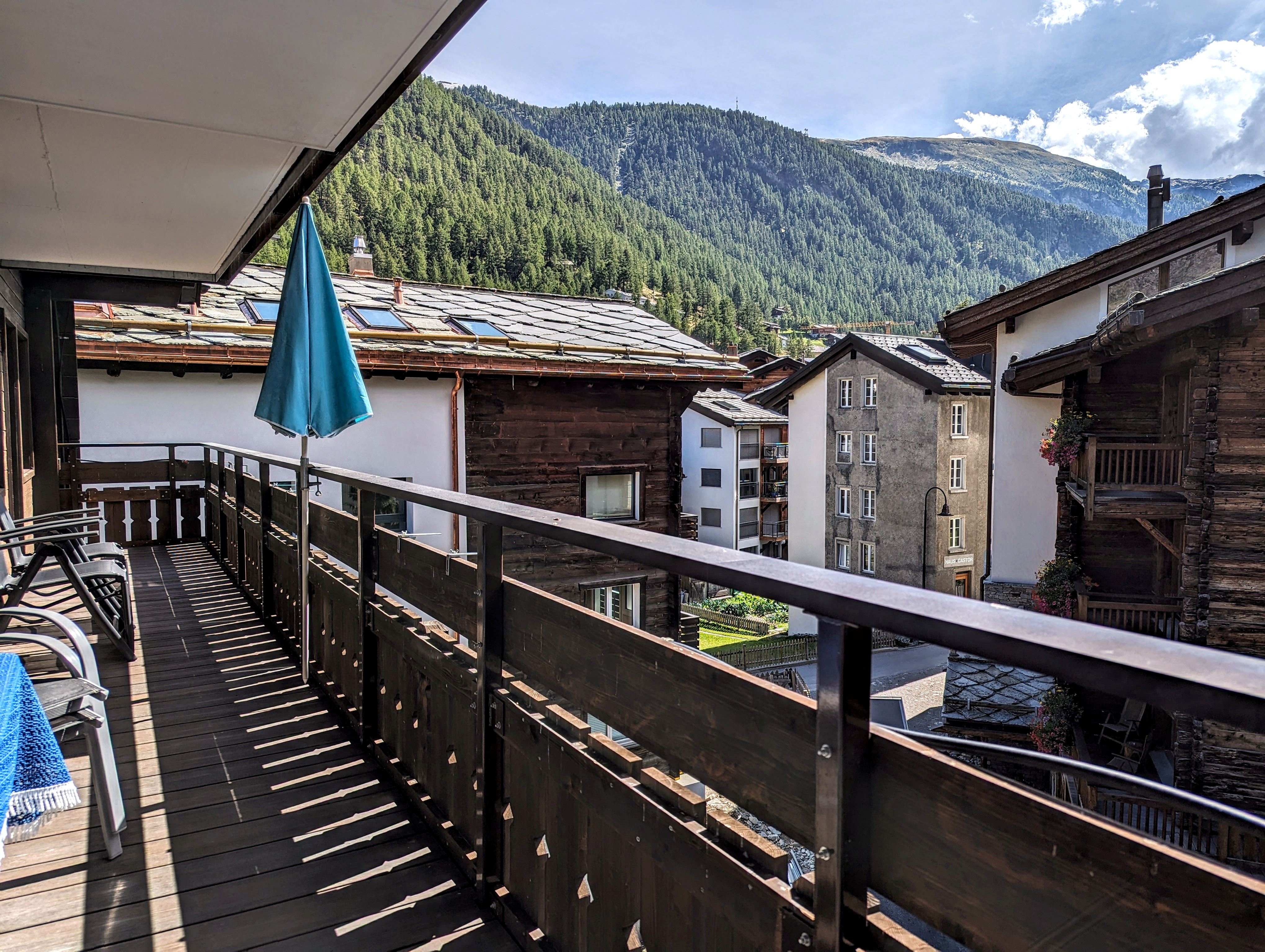 Balkon mit Bergblick