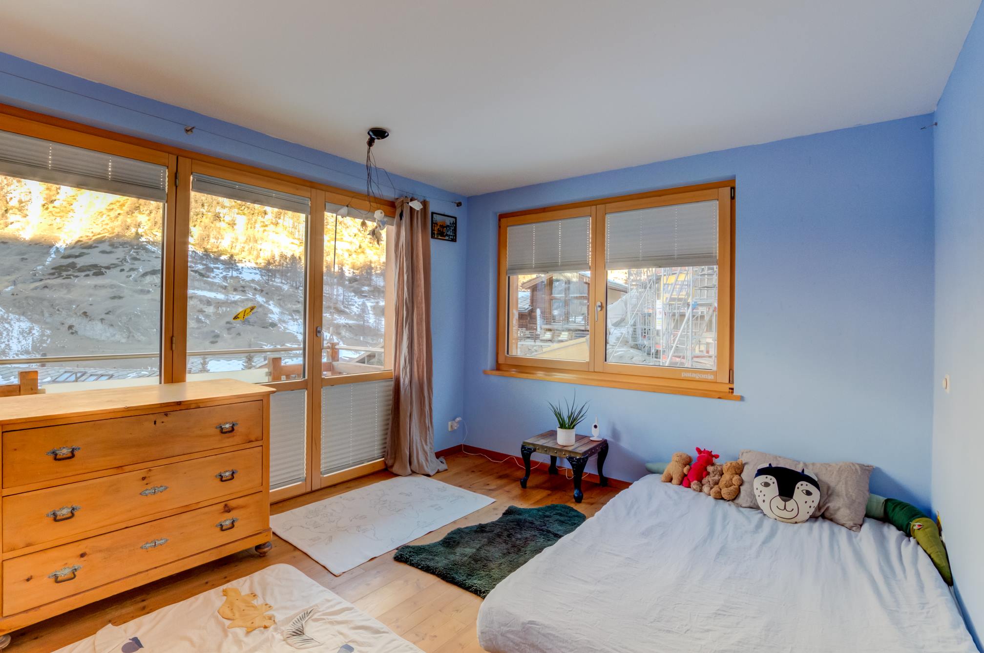 Kinderzimmer mit Blick ins Freie