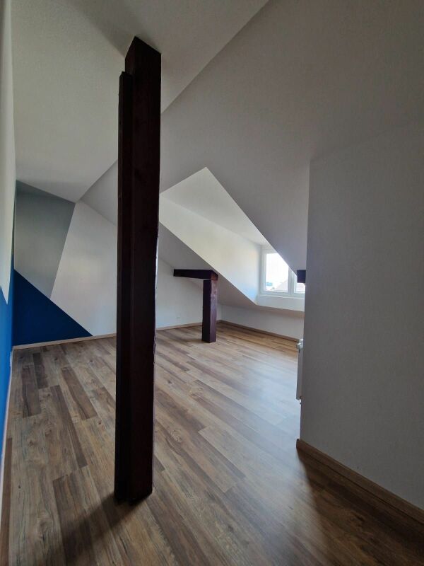 Ausgebauter Dachraum mit Dachschräge