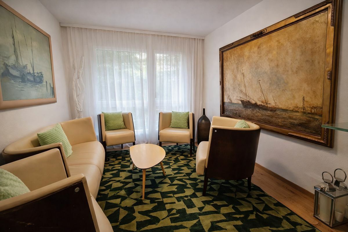 Gemütliches Wohnzimmer mit Sitzgruppe