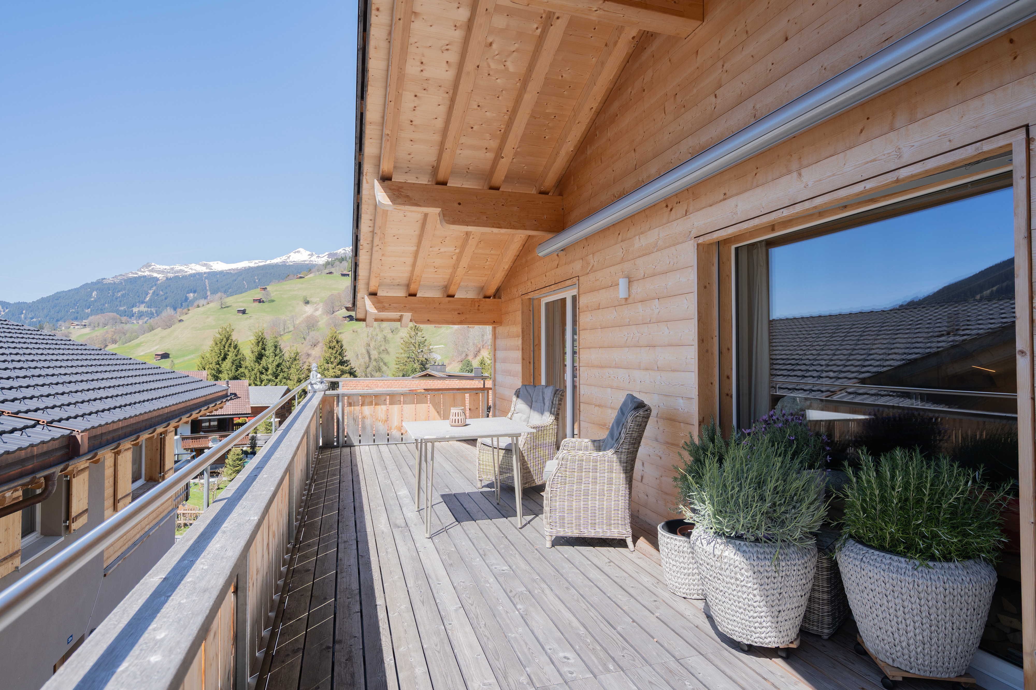 Balkon mit Bergblick