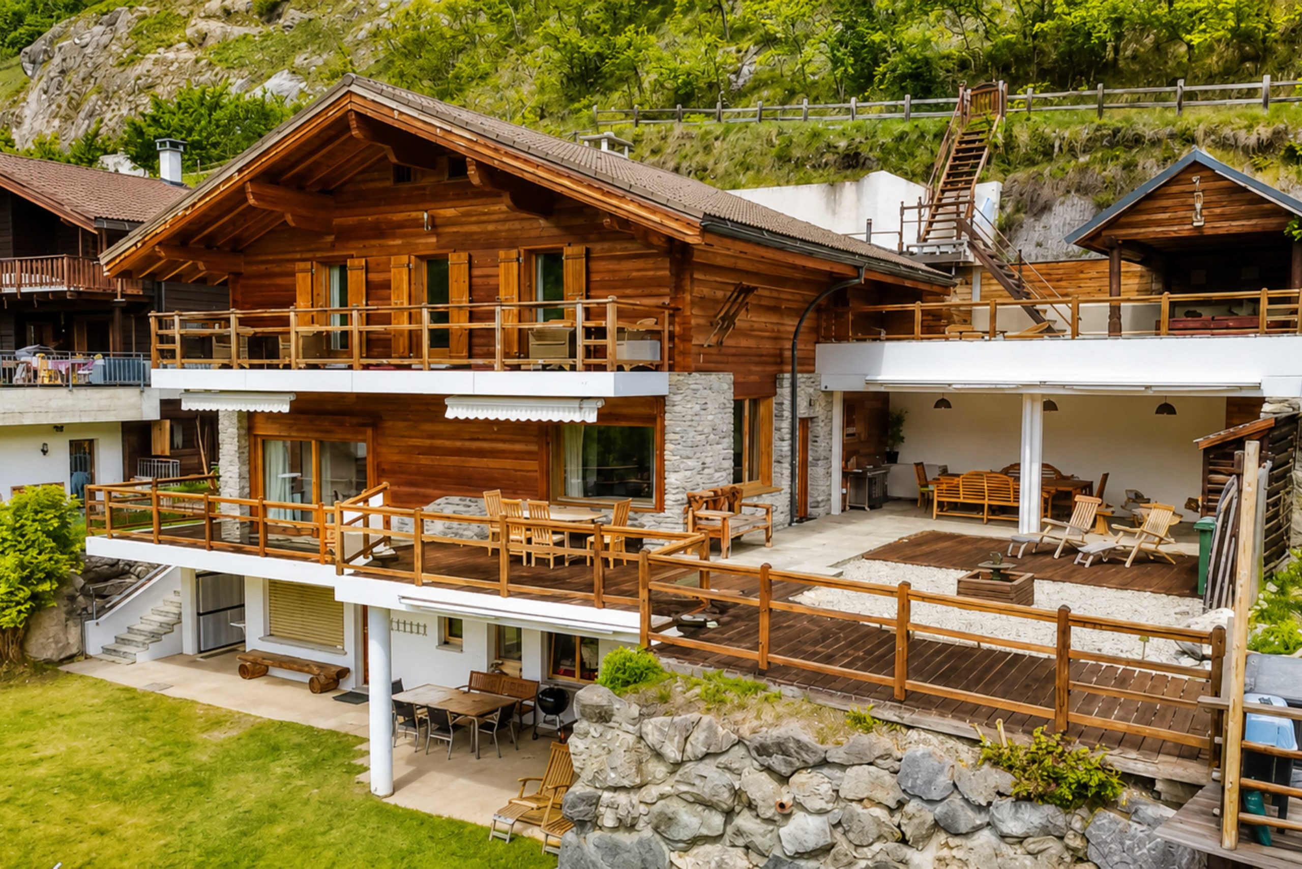 Alpen-Chalet mit mehreren Terrassen