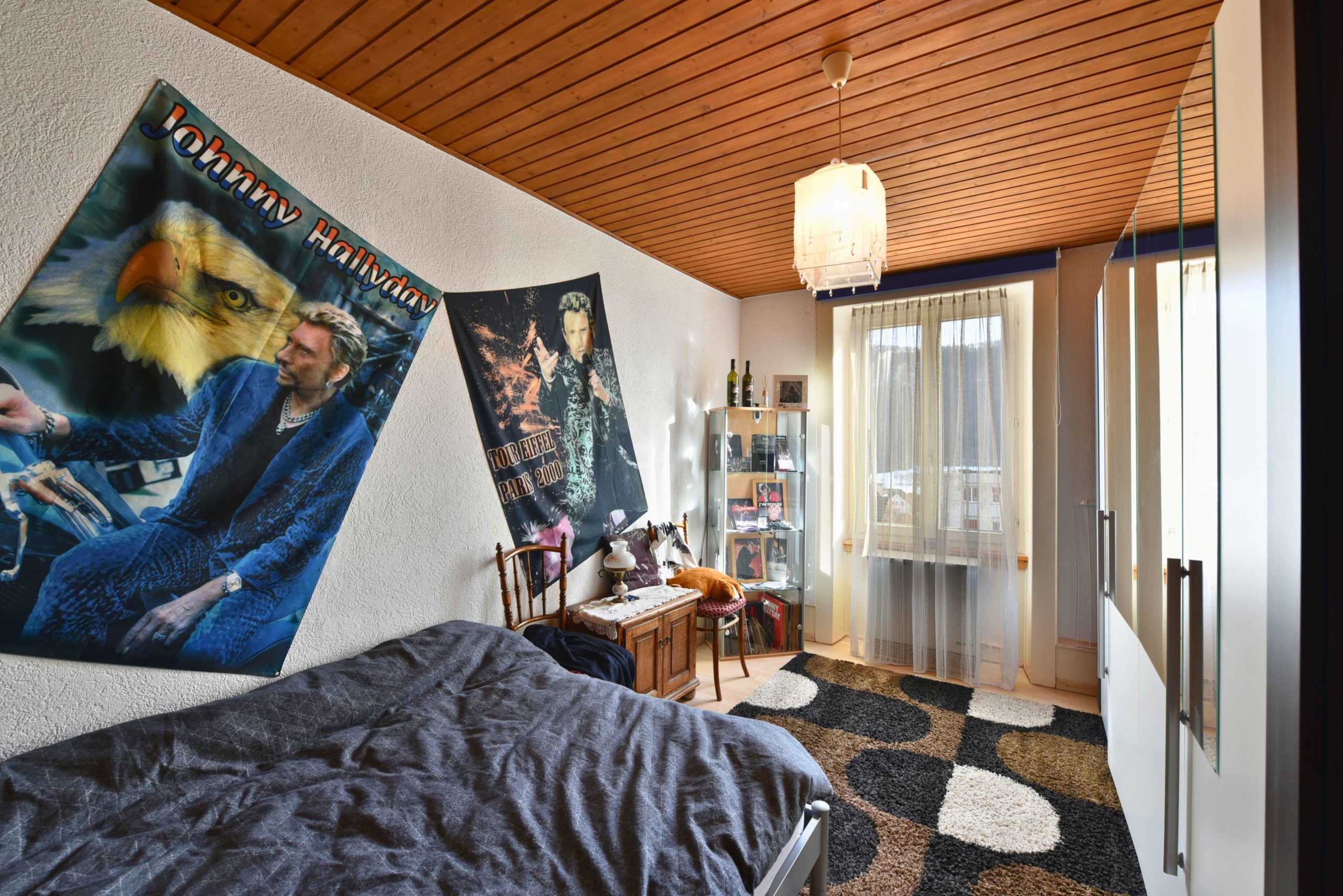 Schlafzimmer mit Retro-Dekor
