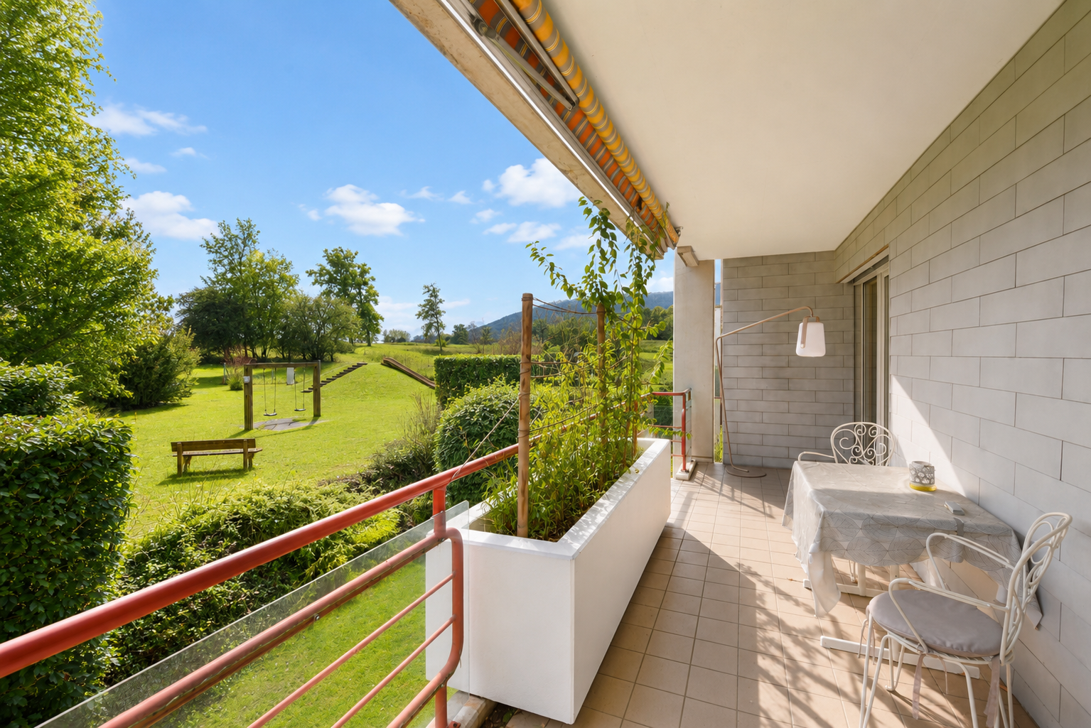 Balkon mit Gartenblick