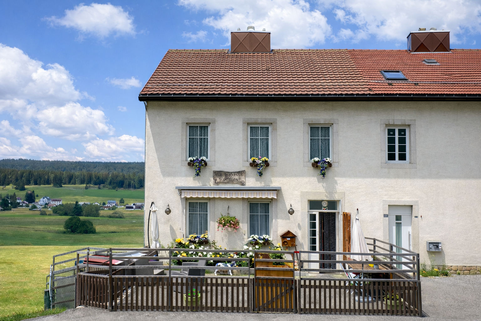 Landhaus mit Terrasse und Bergblick