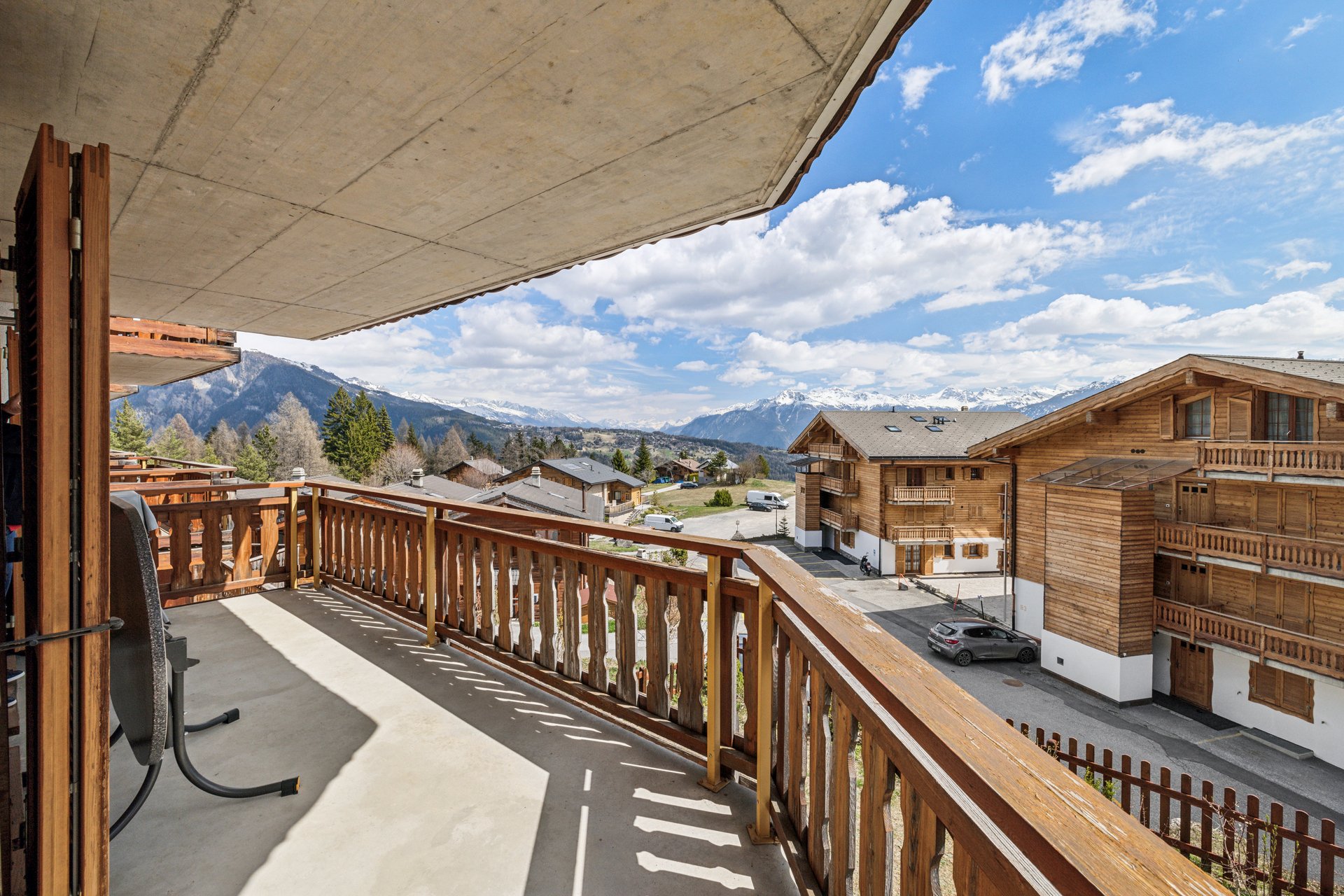 Balkon mit Bergblick