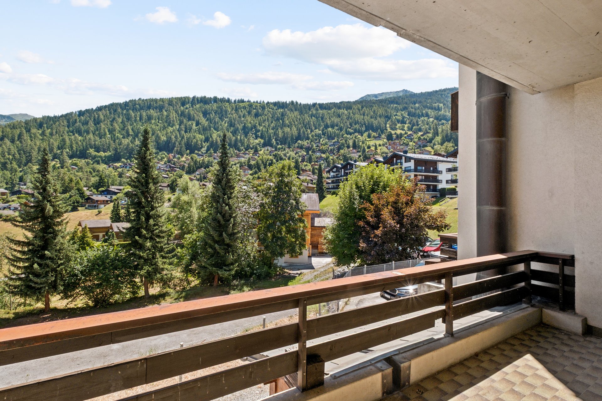 Balkon mit Bergblick