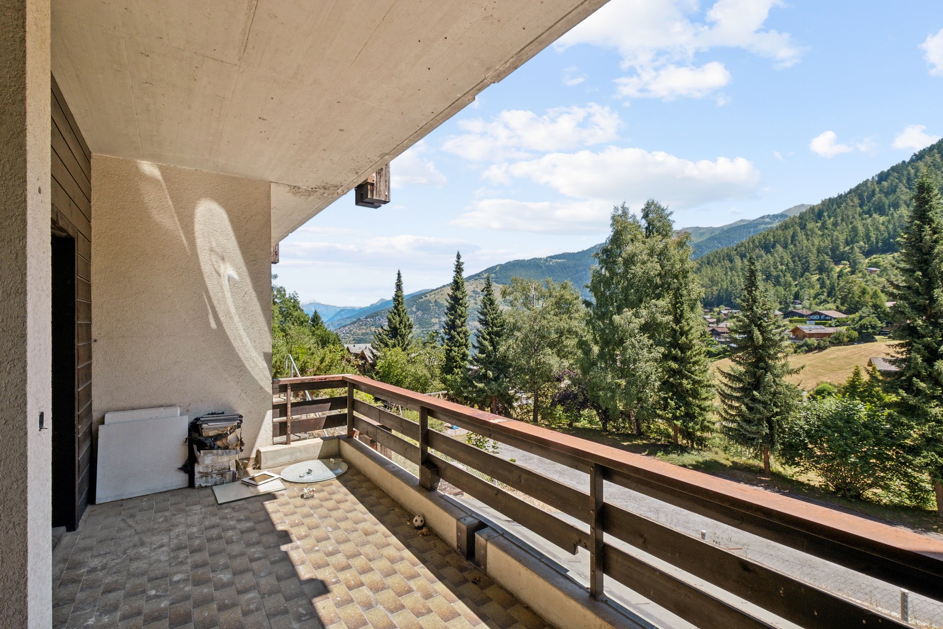Balkon mit Bergblick