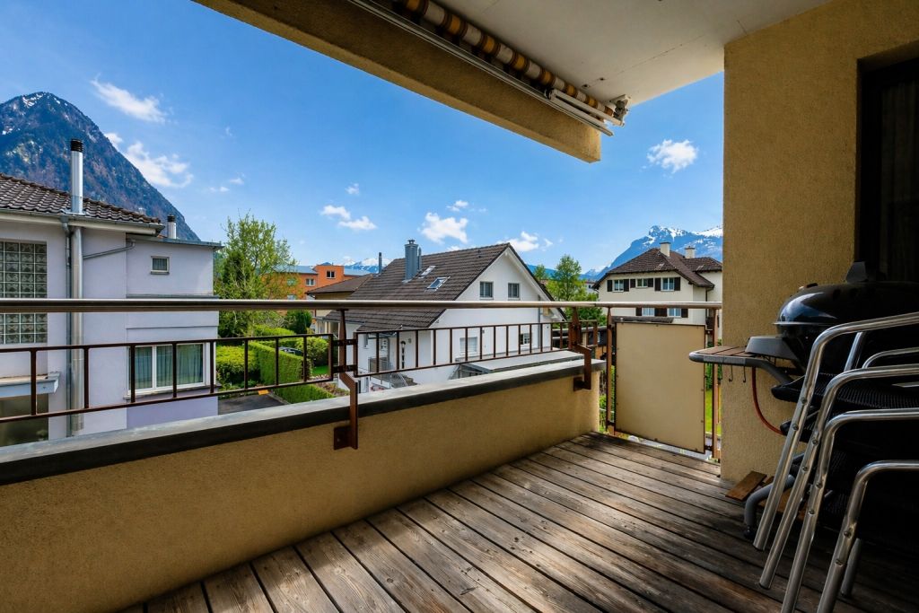 Balkon mit Bergblick