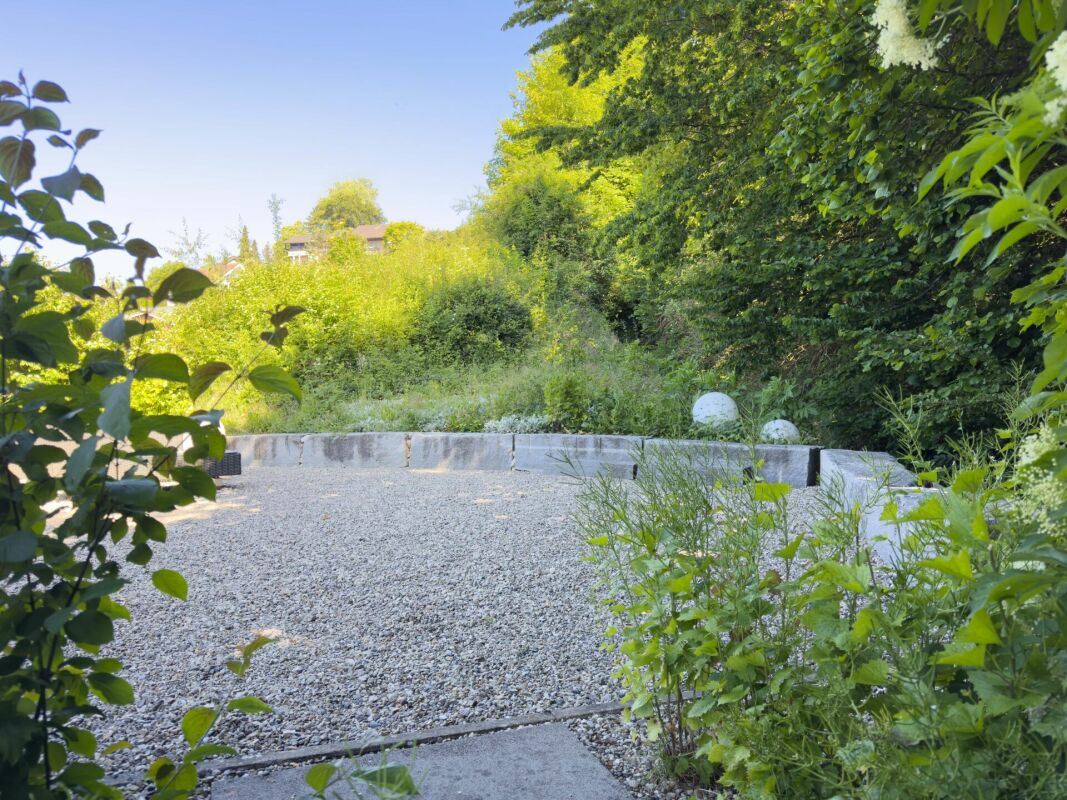 Garten mit Kiesfläche