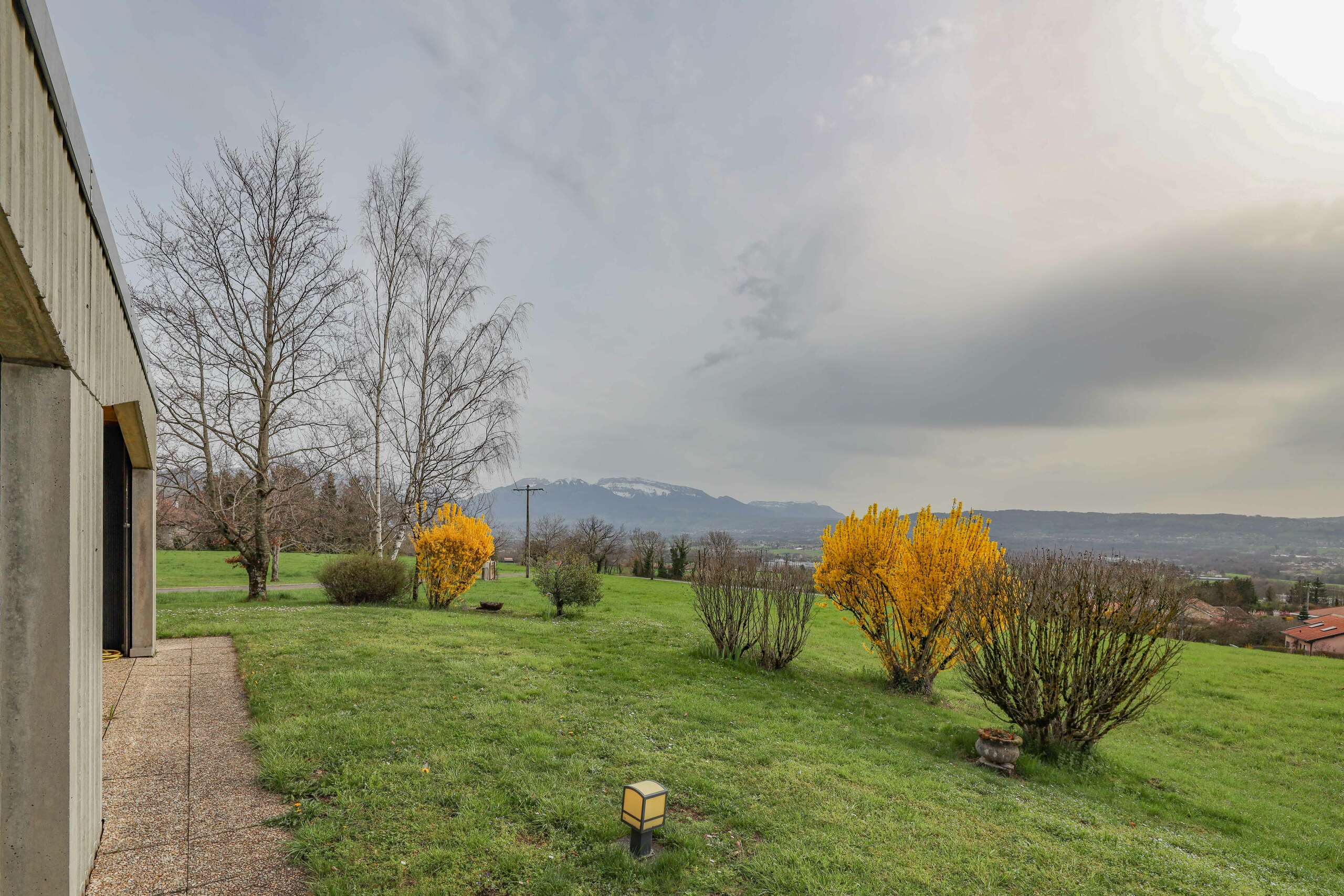 Garten mit Bergblick