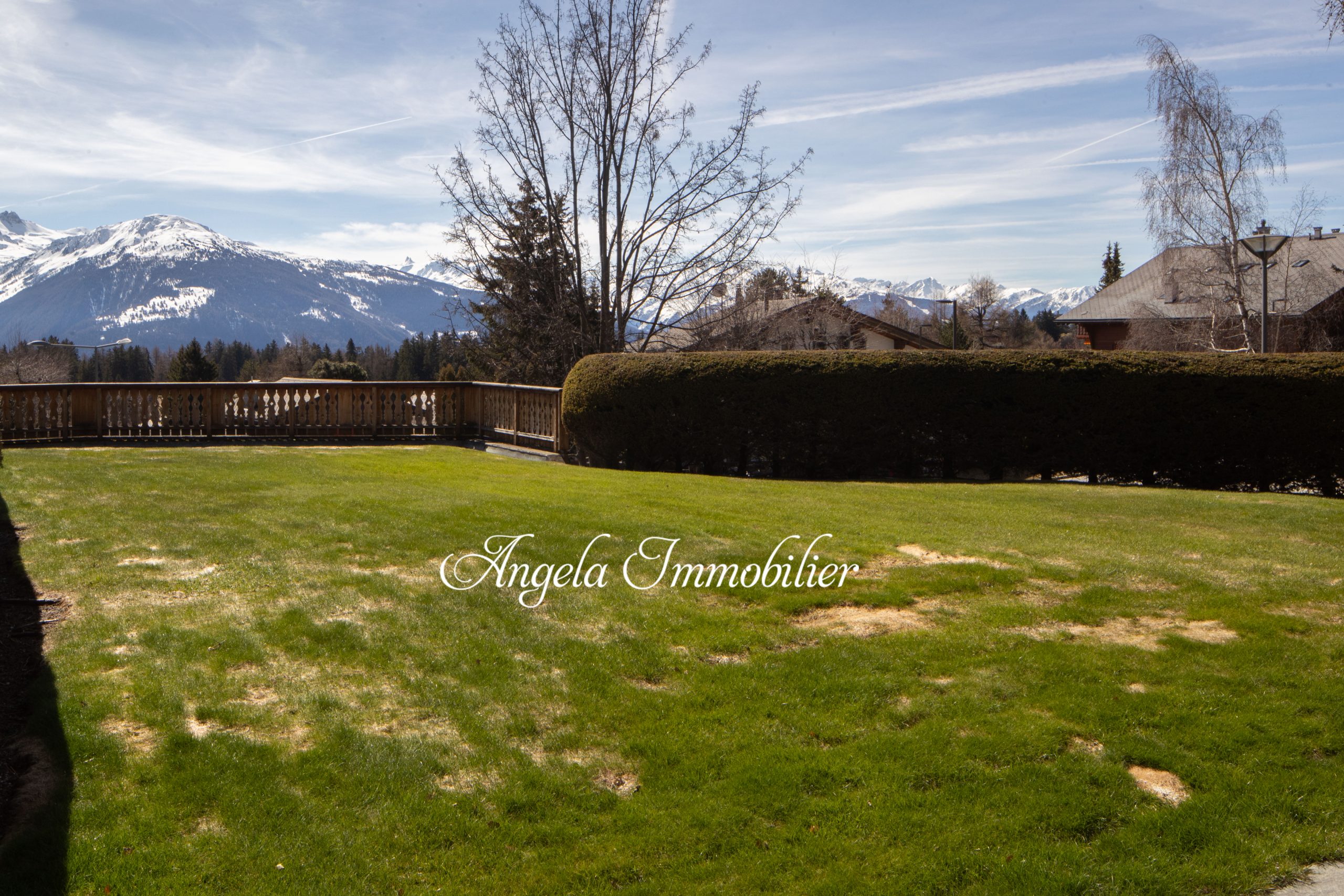 Garten mit Bergblick