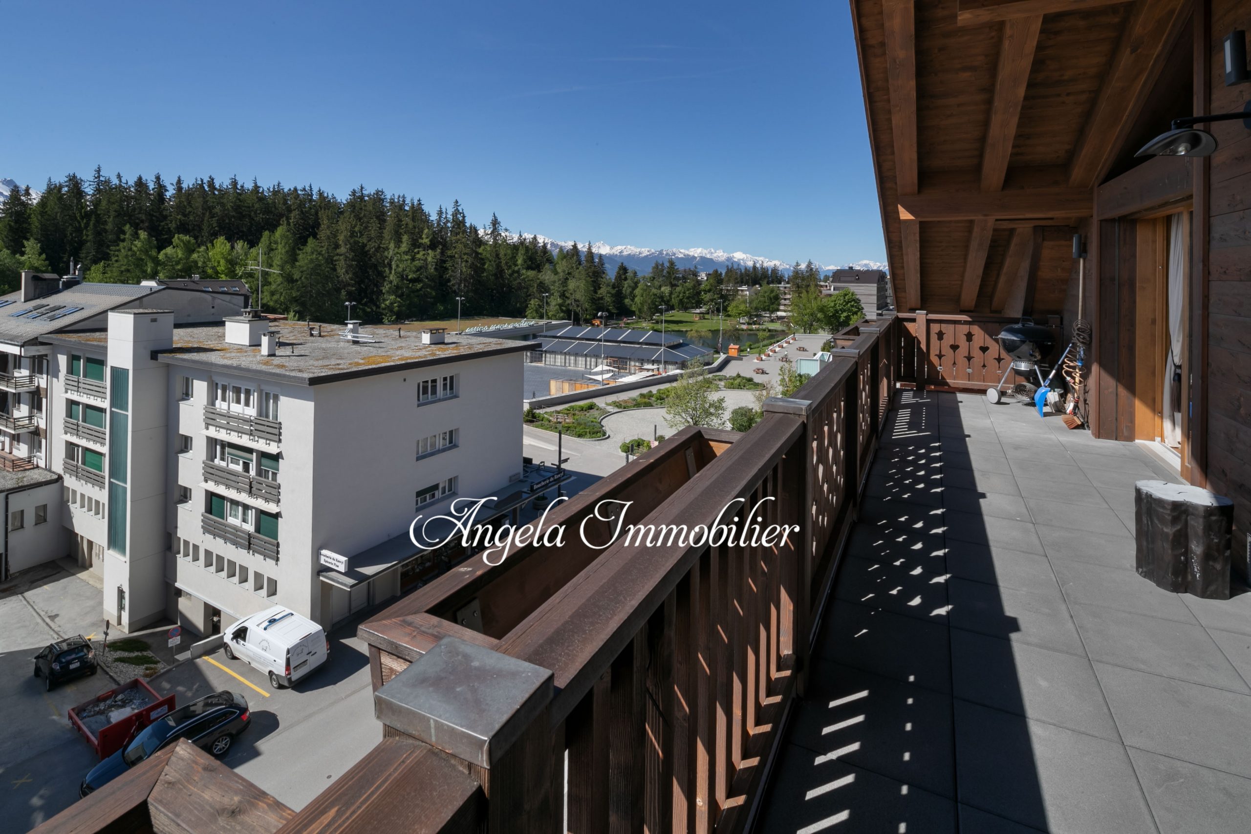 Balkon mit Bergblick