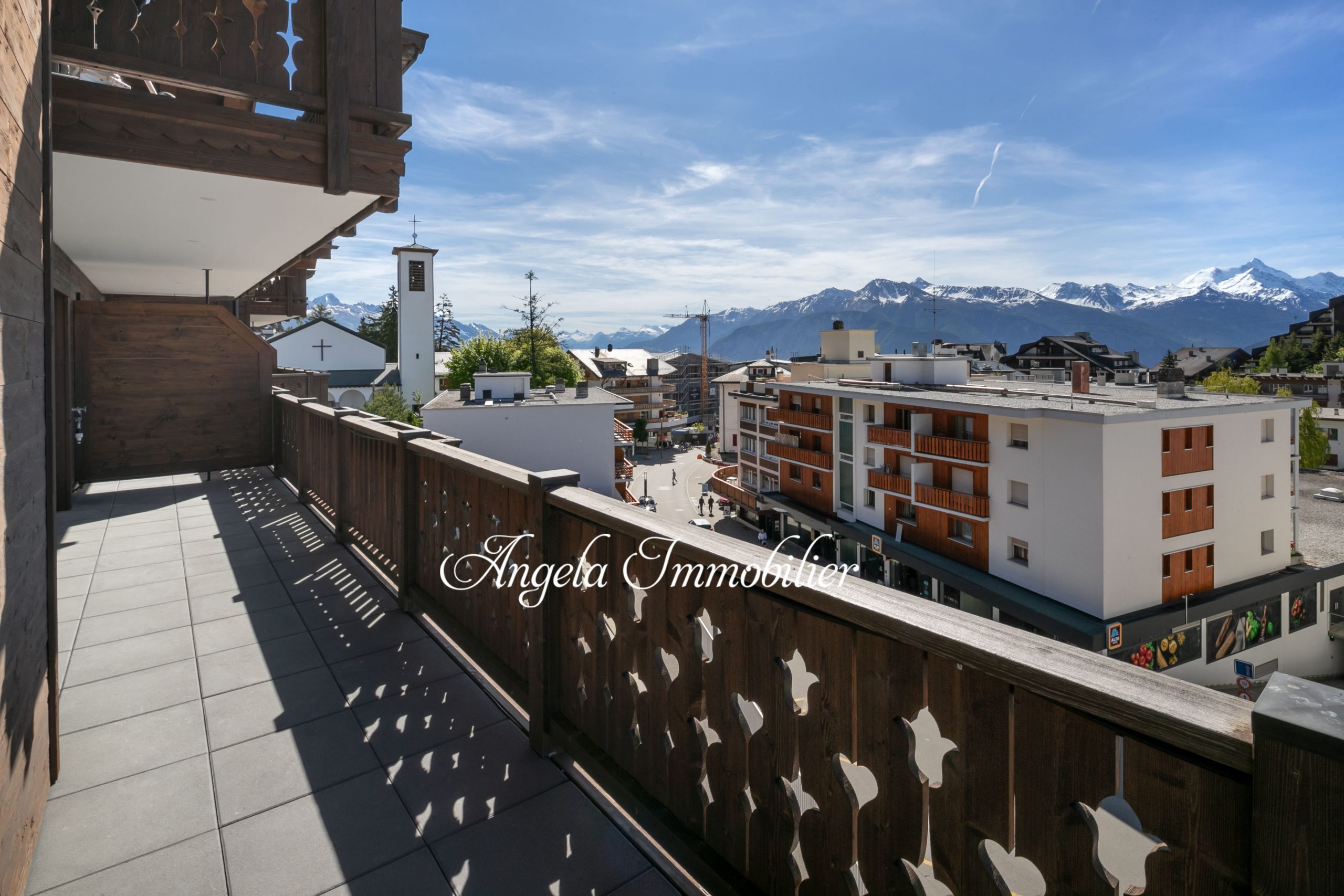 Balkon mit Bergblick