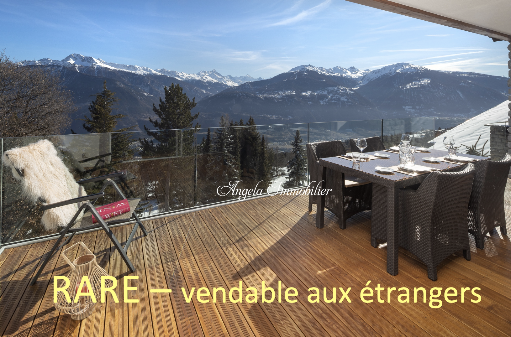 Alpen-Terrasse mit Panoramablick